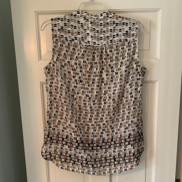 2/$20 Liz Claiborne Tan/Brown print Sleeveless Blouse - Size Small - Picture 2 of 7